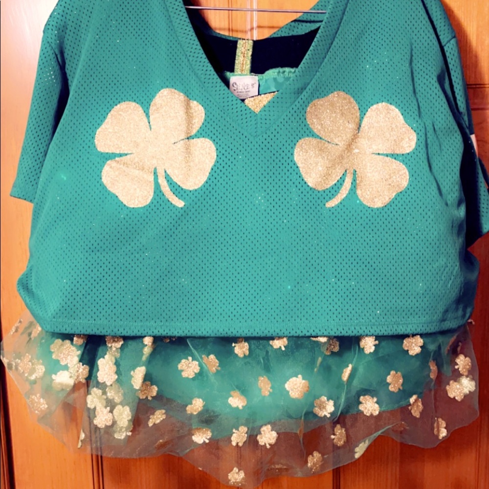 Green St Patrick’s day outfit